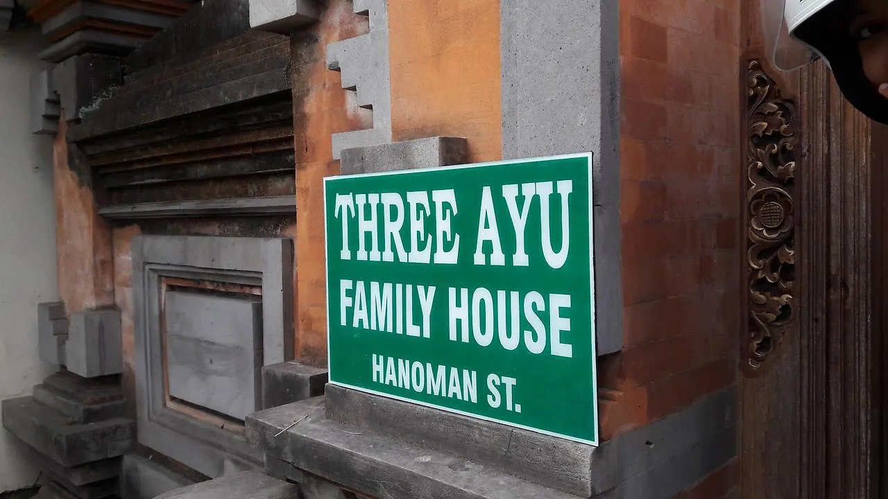 Three Ayu Family House Panzió Ubud